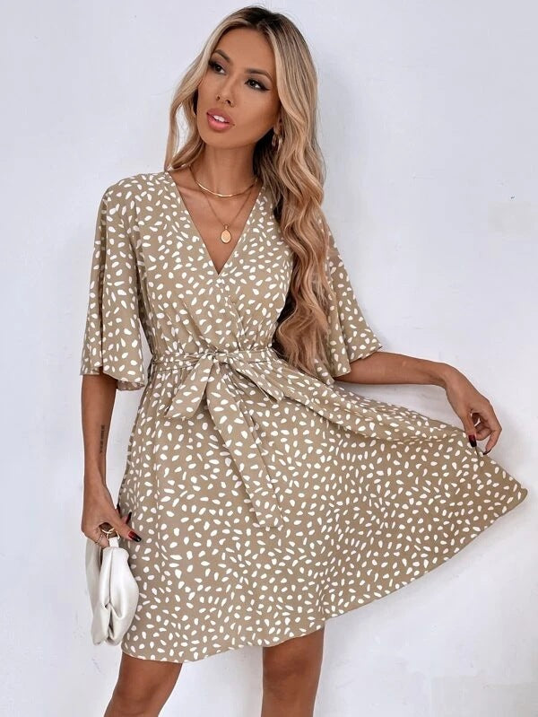 2025 New Explosion V-Neck Short Sleeve Waisted Peplum Dresses