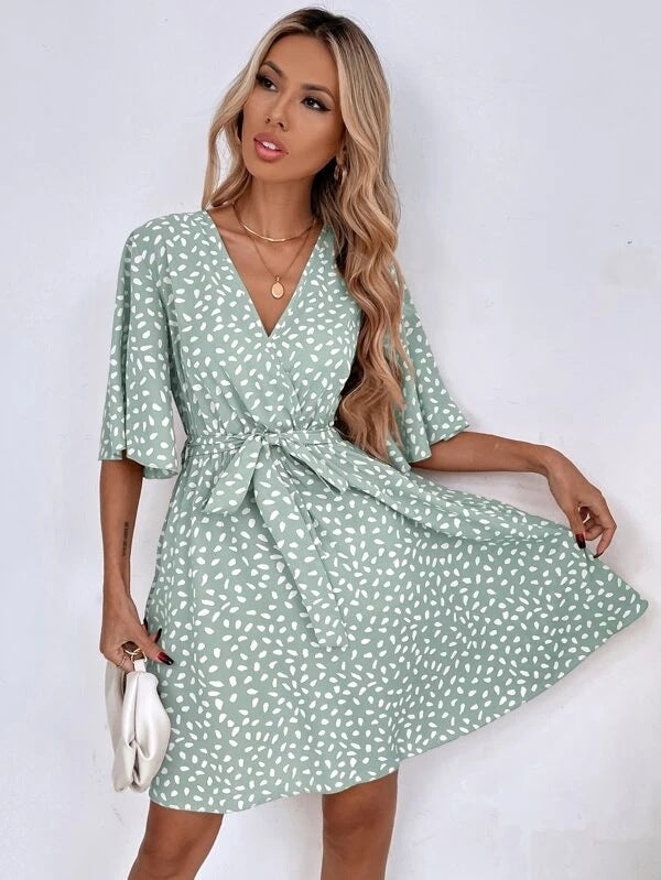 2025 New Explosion V-Neck Short Sleeve Waisted Peplum Dresses