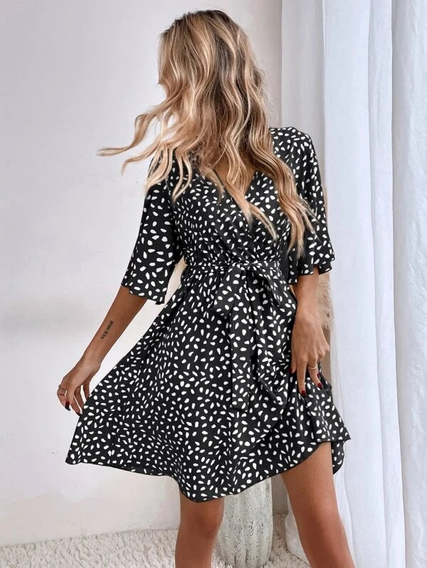 2025 New Explosion V-Neck Short Sleeve Waisted Peplum Dresses