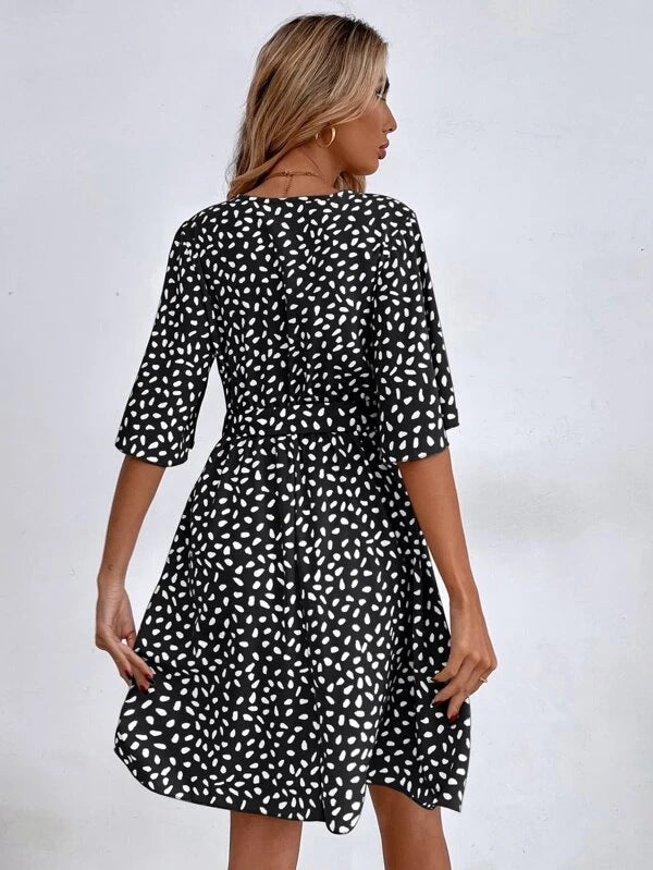 2025 New Explosion V-Neck Short Sleeve Waisted Peplum Dresses
