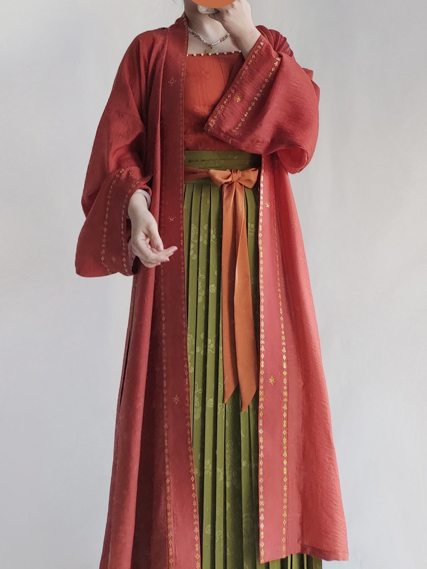 2025 New Royal Silk casual fashion long top long robe breathable sunscreen models top